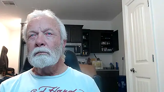 Snapshot of rockpoint69 chatting on December 20, 12:41 am rockpoint69 online show from December 20, 12:41 am