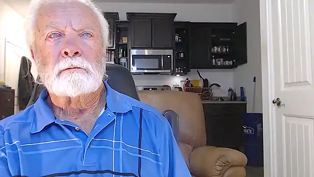 Snapshot of rockpoint69 chatting on December 21, 9:55 am rockpoint69 online show from December 21, 9:55 am