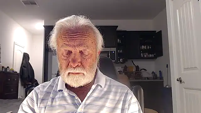 Snapshot of rockpoint69 chatting on December 22, 12:28 am rockpoint69 online show from December 22, 12:28 am