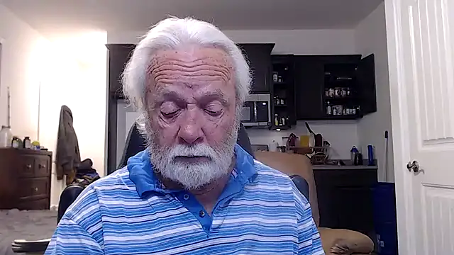 Snapshot of rockpoint69 chatting on December 25, 12:48 am rockpoint69 online show from December 25, 12:48 am