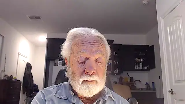 Snapshot of rockpoint69 chatting on January 4, 11:00 am rockpoint69 online show from January 4, 11:00 am