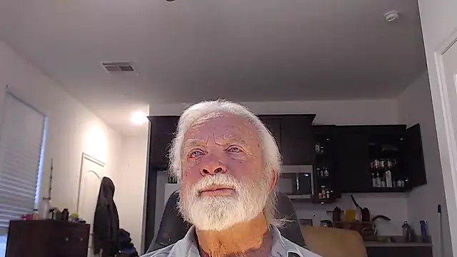 Snapshot of rockpoint69 chatting on January 4, 2:14 pm rockpoint69 online show from January 4, 2:14 pm