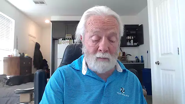 Snapshot of rockpoint69 chatting on January 6, 8:18 pm rockpoint69 online show from January 6, 8:18 pm