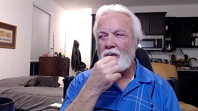 Snapshot of rockpoint69 chatting on February 5, 1:11 pm rockpoint69 online show from February 5, 1:11 pm