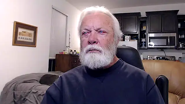 Snapshot of rockpoint69 chatting on February 15, 6:44 am rockpoint69 online show from February 15, 6:44 am