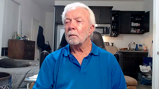 Snapshot of rockpoint69 chatting on October 21, 10:49 am rockpoint69 online show from October 21, 10:49 am