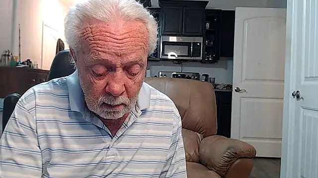 Snapshot of rockpoint69 chatting on October 23, 12:54 am rockpoint69 online show from October 23, 12:54 am