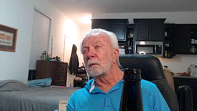 Snapshot of rockpoint69 chatting on October 24, 1:03 am rockpoint69 online show from October 24, 1:03 am