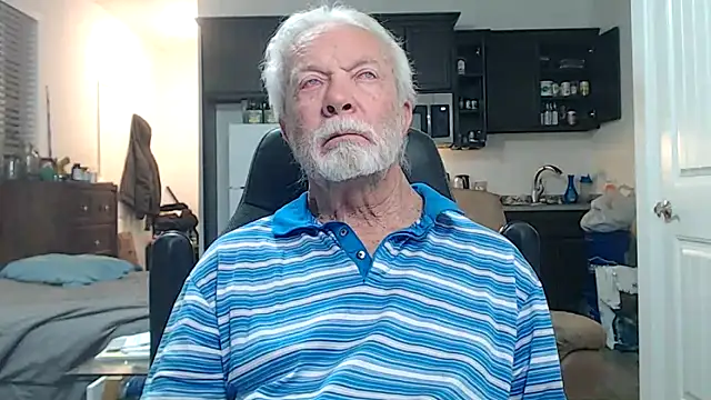 Snapshot of rockpoint69 chatting on November 10, 10:25 am rockpoint69 online show from November 10, 10:25 am