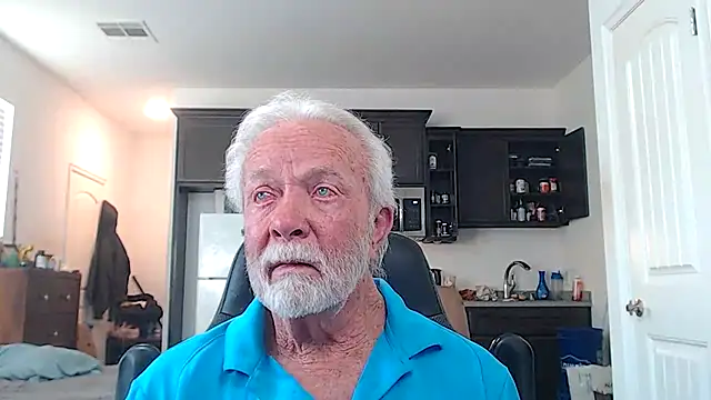 Snapshot of rockpoint69 chatting on November 10, 10:31 pm rockpoint69 online show from November 10, 10:31 pm