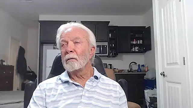 Snapshot of rockpoint69 chatting on November 13, 12:59 pm rockpoint69 online show from November 13, 12:59 pm