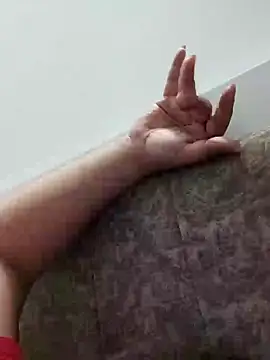 Srishtijain51 online show from February 7, 3:30 pm