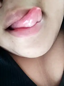 Srishtijain51 online show from February 16, 5:26 am