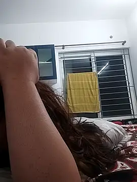 Srishtijain51 online show from February 16, 5:48 pm