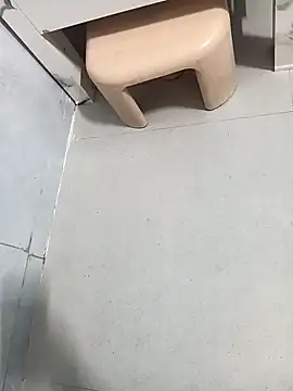 Srishtijain51 online show from October 4, 7:12 pm