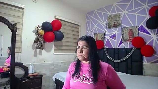 Snapshot of sofia_millerx chatting on February 6, 2:05 am sofia millerx online show from February 6, 2:05 am