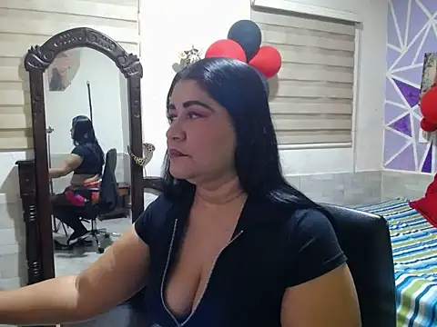 Snapshot of sofia_millerx chatting on February 13, 9:22 pm sofia millerx online show from February 13, 9:22 pm