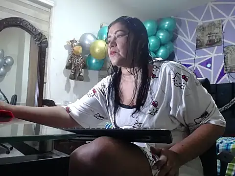 Snapshot of sofia_millerx chatting on February 23, 6:38 pm sofia millerx online show from February 23, 6:38 pm