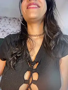 PilarJones  online show from January 30, 3:40 pm