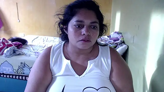 Snapshot of yulieth_bbw chatting on June 21, 11:46 am yulieth bbw online show from June 21, 11:46 am