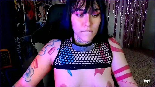 Snapshot of JINX_26 chatting on February 14, 3:33 am JINX 26 online show from February 14, 3:33 am