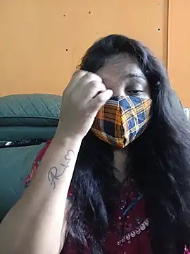 Snapshot of lovely-latha chatting on June 13, 5:49 am lovely-latha online show from June 13, 5:49 am