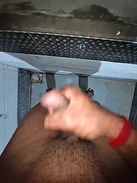 breejs online show from February 25, 5:19 am