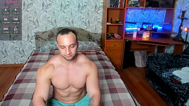 Snapshot of michaelbradleu chatting on March 19, 10:31 pm michaelbradleu online show from March 19, 10:31 pm