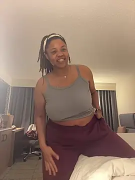 HEARTBREAKBRE online show from February 24, 4:54 am