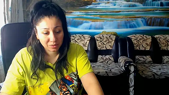 Snapshot of MoistMady chatting on February 24, 8:49 am MoistMady online show from February 24, 8:49 am