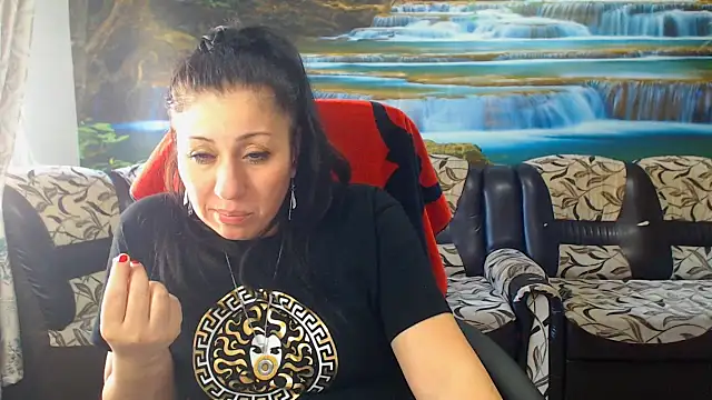 Snapshot of MoistMady chatting on February 25, 1:32 pm MoistMady online show from February 25, 1:32 pm