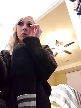 AmethystFoxx online show from December 4, 10:40 pm