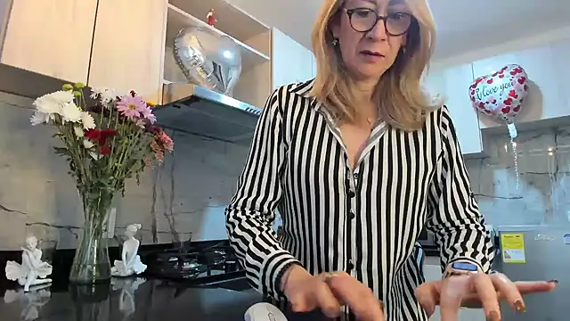 Snapshot of ashleymilf_1 chatting on February 20, 6:24 pm ashleymilf 1 online show from February 20, 6:24 pm