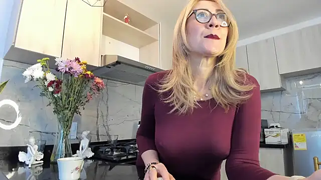 Snapshot of ashleymilf_1 chatting on February 21, 6:26 pm ashleymilf 1 online show from February 21, 6:26 pm