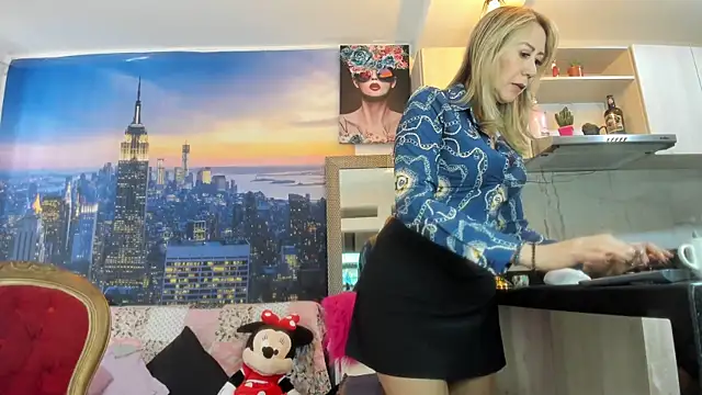 Snapshot of ashleymilf_1 chatting on September 27, 3:50 pm ashleymilf 1 online show from September 27, 3:50 pm