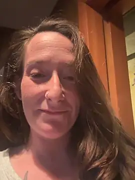 Mini And The Bear online show from April 14, 4:57 pm