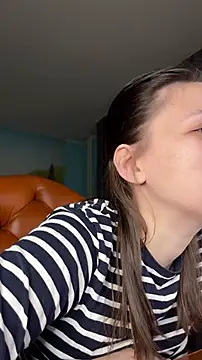 Snapshot of NinaVI chatting on February 2, 5:59 pm NinaVI online show from February 2, 5:59 pm