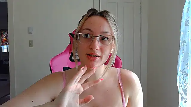 ashleyblaydex online show from April 11, 5:50 pm