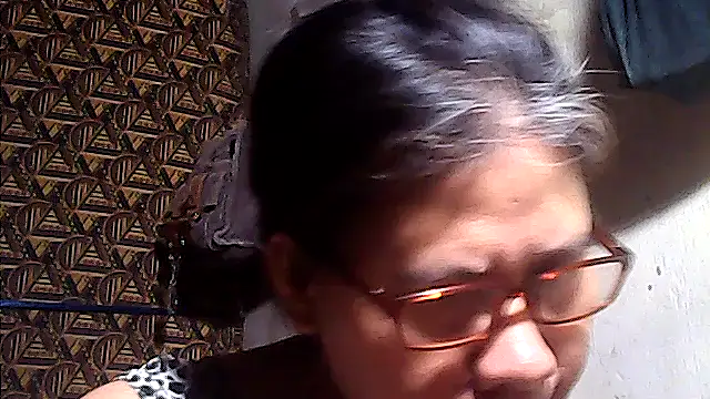 Snapshot of sweetsosie18 chatting on April 27, 4:05 pm sweetsosie18 online show from April 27, 4:05 pm