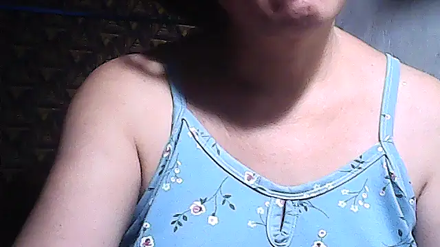 Snapshot of sweetsosie18 chatting on May 8, 7:08 pm sweetsosie18 online show from May 8, 7:08 pm