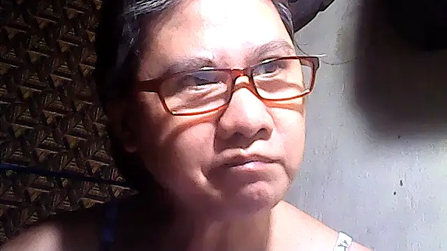Snapshot of sweetsosie18 chatting on May 11, 8:28 pm sweetsosie18 online show from May 11, 8:28 pm