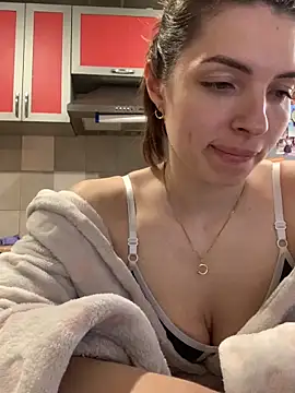 SeducingYoghourt online show from April 19, 4:06 pm