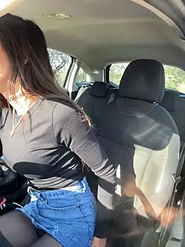 amanilouve online show from February 1, 9:30 am