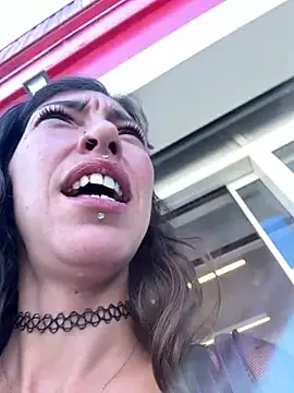 amanilouve online show from April 16, 10:16 am