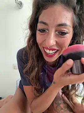 Snapshot of amanilouve chatting on May 30, 11:51 am amanilouve online show from May 30, 11:51 am