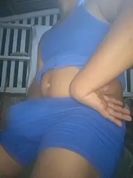 Snapshot of Efrain2090 chatting on October 3, 7:16 am Efrain2090 online show from October 3, 7:16 am