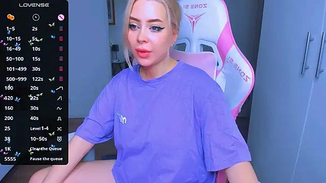 MonaLauu online show from December 10, 2:27 am