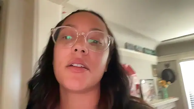 dreamyriri online show from March 12, 12:50 am