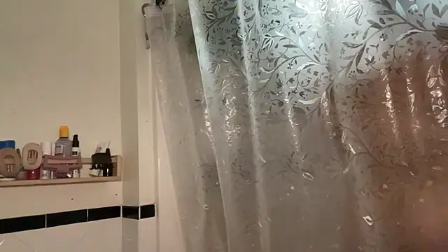 dreamyriri online show from March 22, 6:33 pm