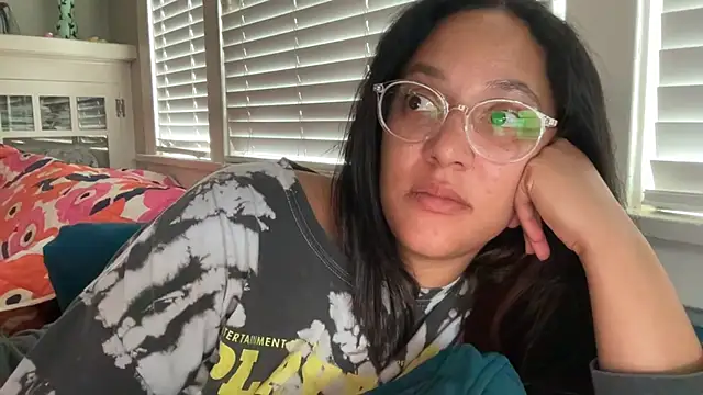 dreamyriri online show from May 25, 1:44 am